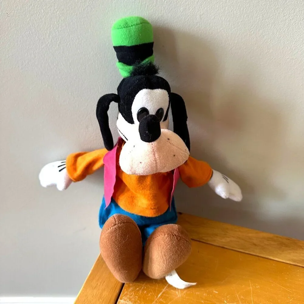 Vintage Disney Goofy Plush Doll Mickey Mouse Clubhouse Collectible Disneyland